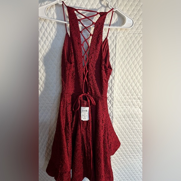 Burgandy Windsor dress XS.   New with tags - Picture 2 of 5